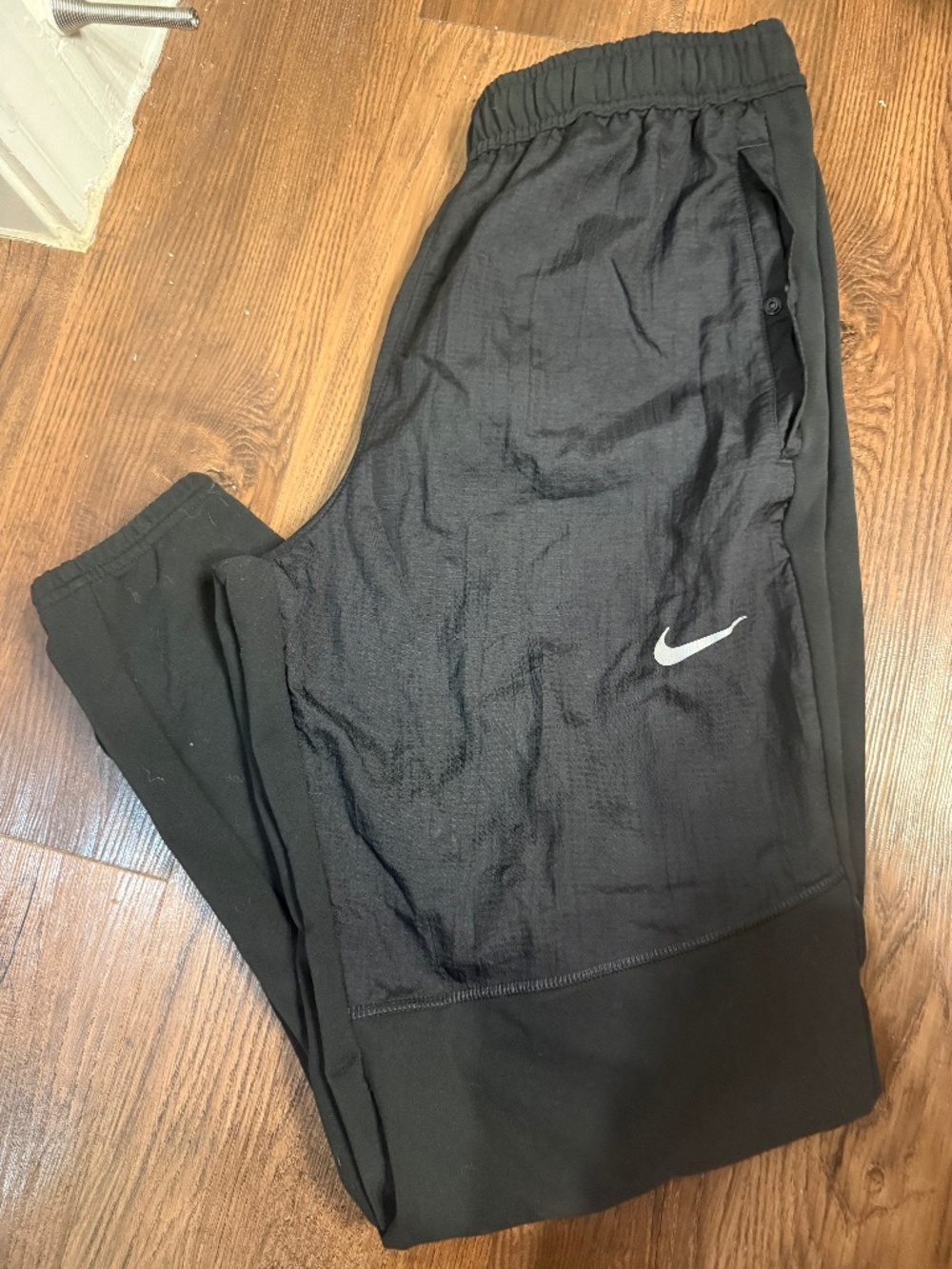Men’s medium Nike running pants
